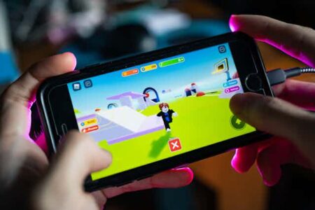 ‘Should I let my kid play Roblox?’ New safety features reduce risks – but more are needed