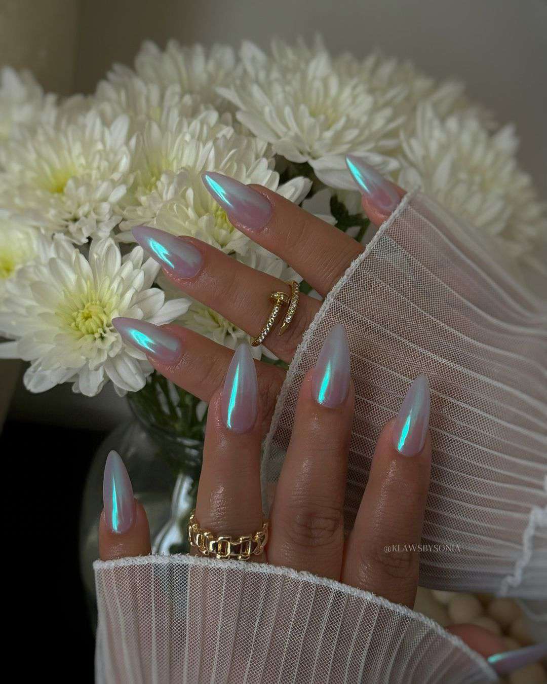 Iridescent Chrome Libra Nails