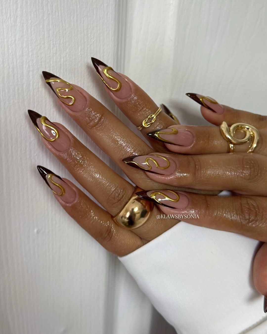 A 3D stiletto nail for Scorpio season.