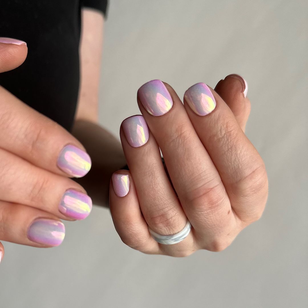 An opalescent short nail look for Scorpio season.